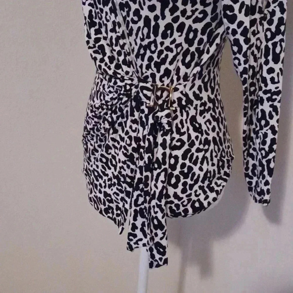 🌺Animal print cold sholder top - Picture 4 of 8